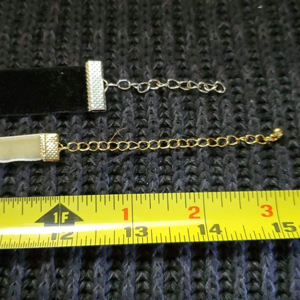 Velvet Ribbon Chokers - Picture 4 of 4